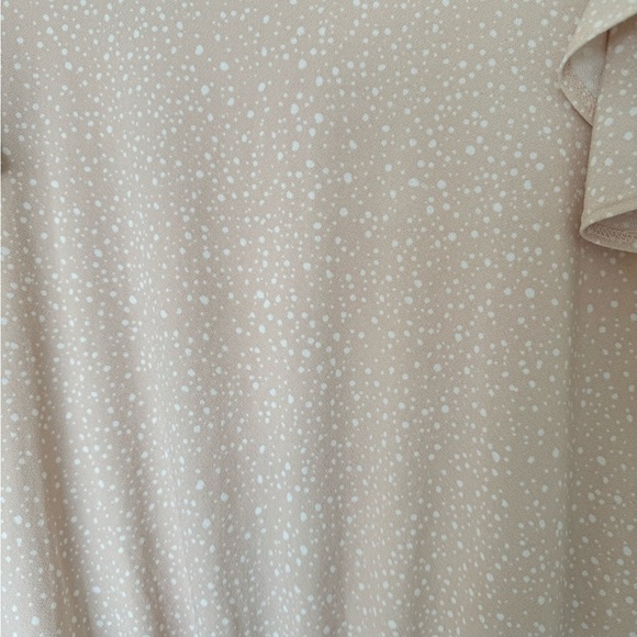 Adrianna Papell Peach Dot Flutter Sleeve Top With‎ Banded Bottom Size S - Picture 9 of 10